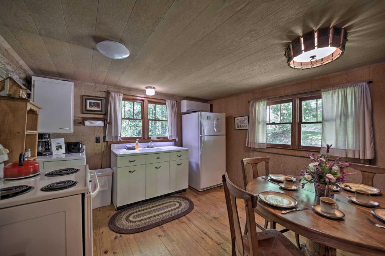 Historic Cabin Grill And Hiking Trail Access! Bryson City Exterior photo